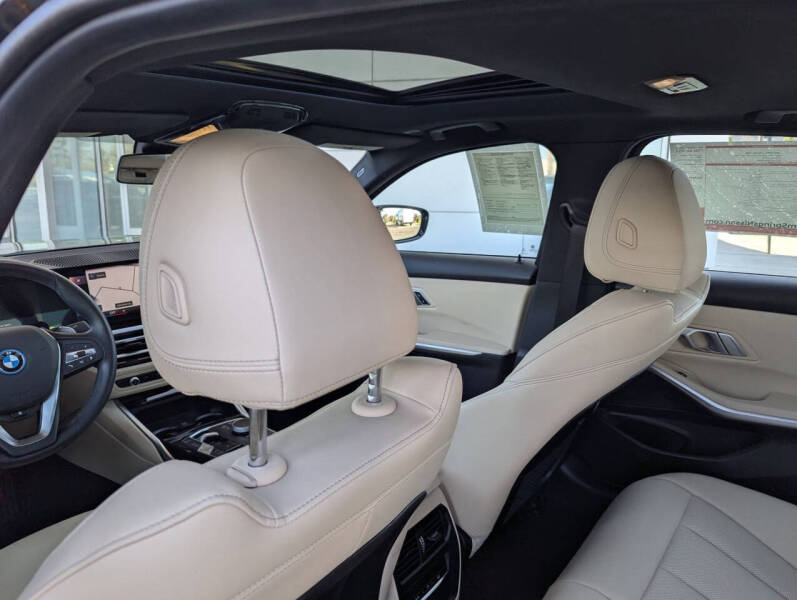 2023 BMW 3 Series 330e