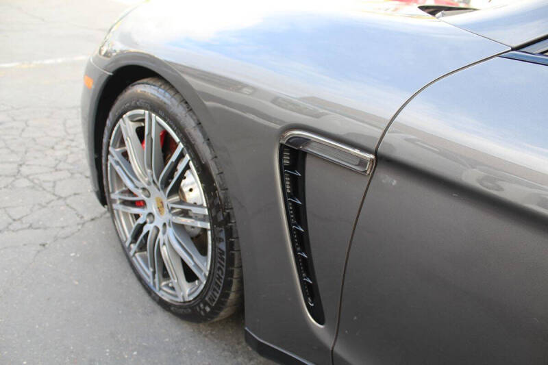 2015 Porsche Panamera GTS