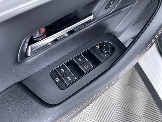 2025 Mazda CX-70 Plug-in Hybrid Premium