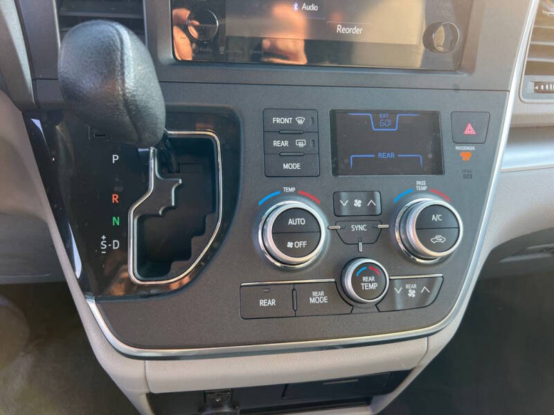 2017 Toyota Sienna