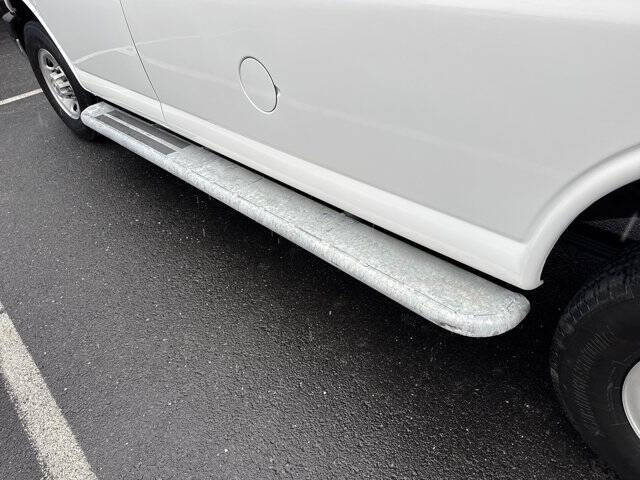 2023 Chevrolet Express 2500