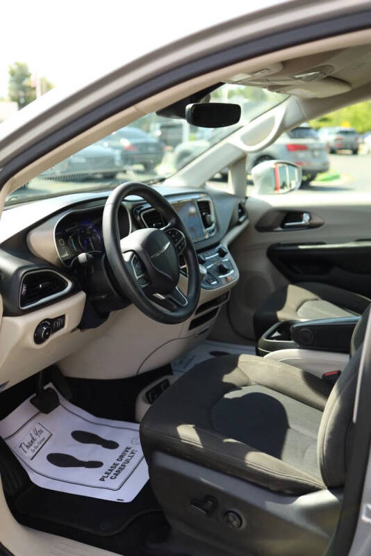 2020 Chrysler Pacifica Touring