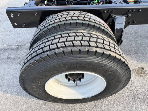 2018 Freightliner M2 106