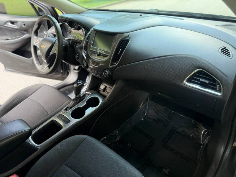 2017 Chevrolet Cruze LT Auto