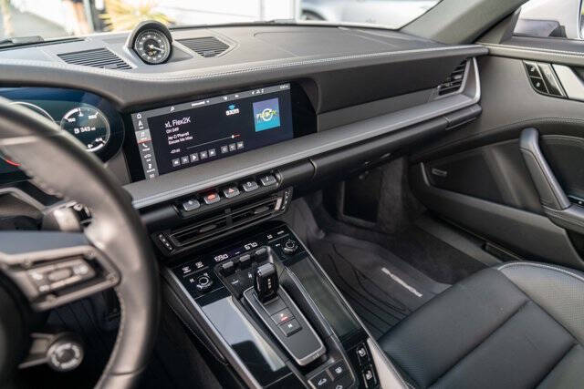 2021 Porsche 911 17