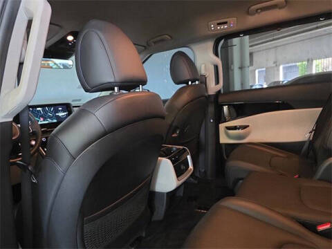 2024 Kia Carnival EX