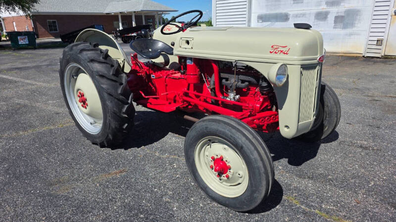 1952 Ford 8N Tractor