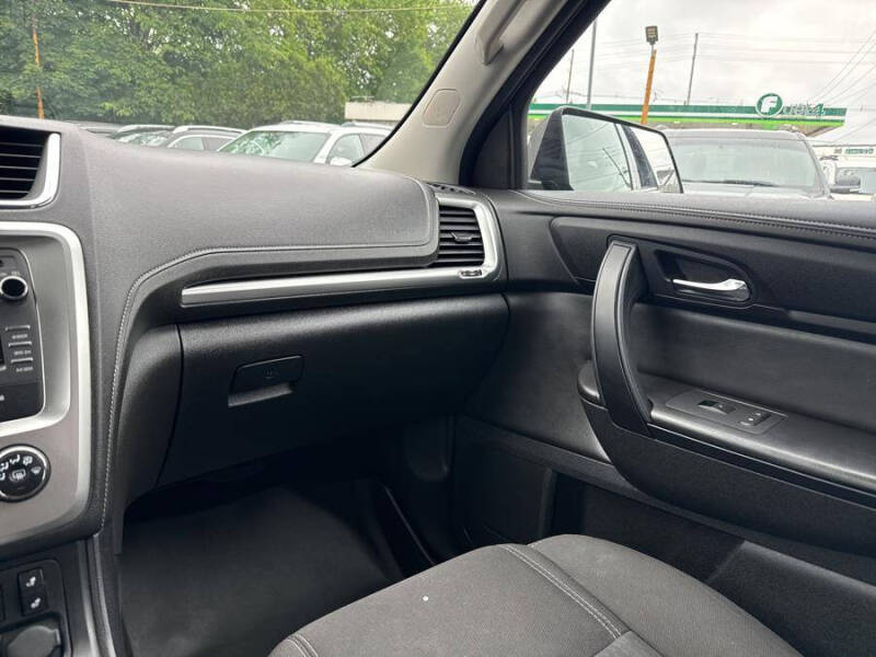 2016 GMC Acadia SLE-2