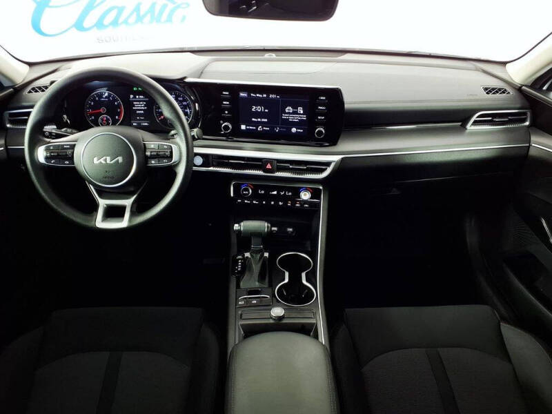 2022 Kia K5