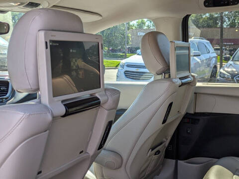 2017 Chrysler Pacifica Touring-L Plus