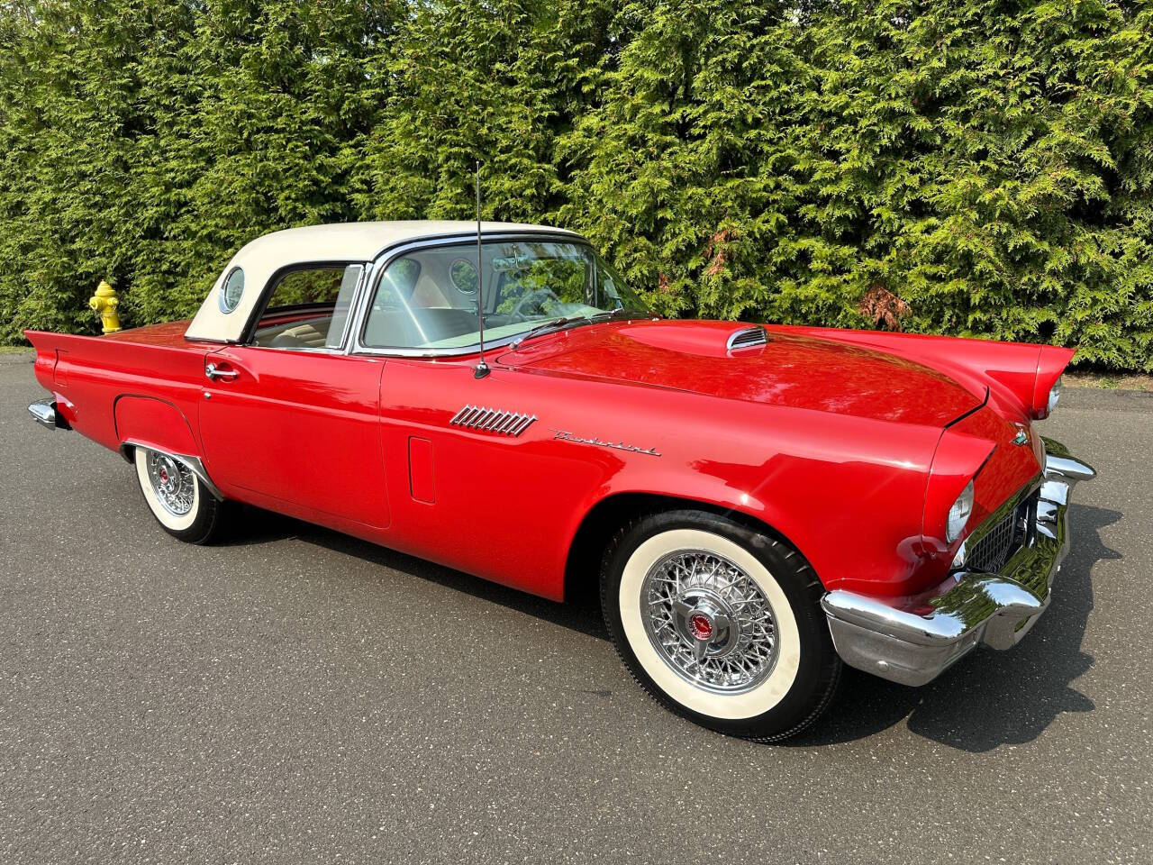 1957 Ford Thunderbird 4