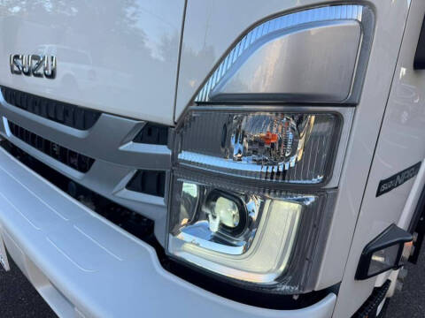 2024 Isuzu NPR-HD
