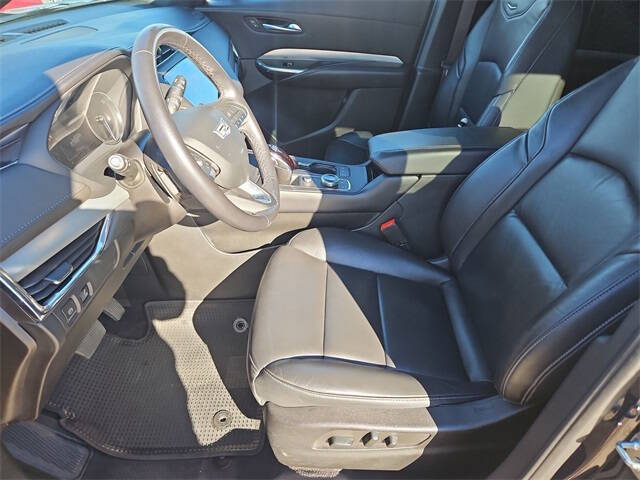 2023 Cadillac XT4 Premium Luxury