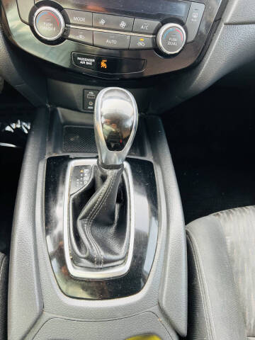 2017 Nissan Rogue SV