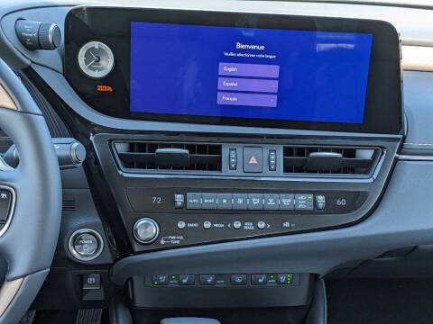 2025 Lexus ES 300h Ultra Luxury