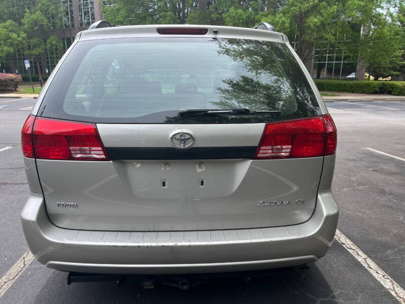 2005 Toyota Sienna CE 8 Passenger