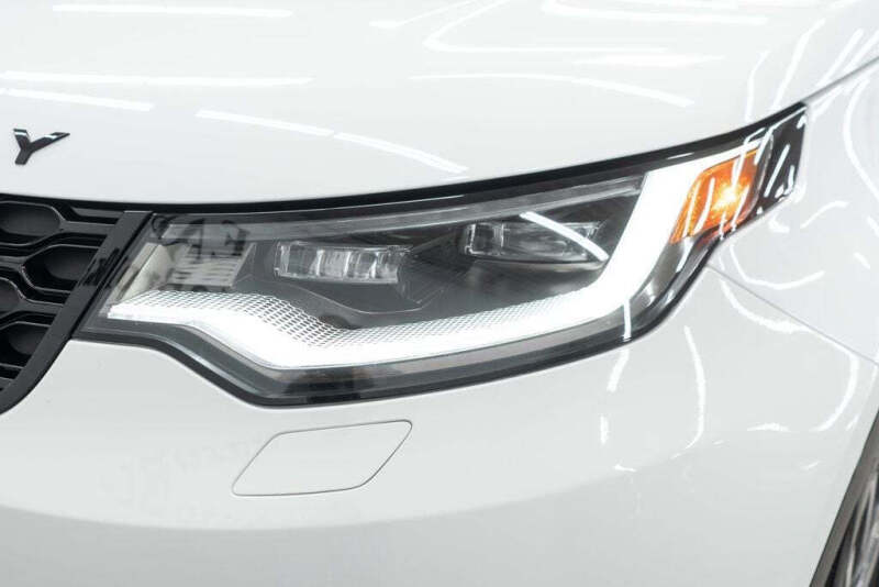 2024 Land Rover Discovery P300 Dynamic SE