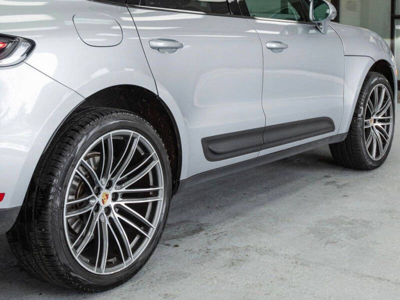 2024 Porsche Macan T