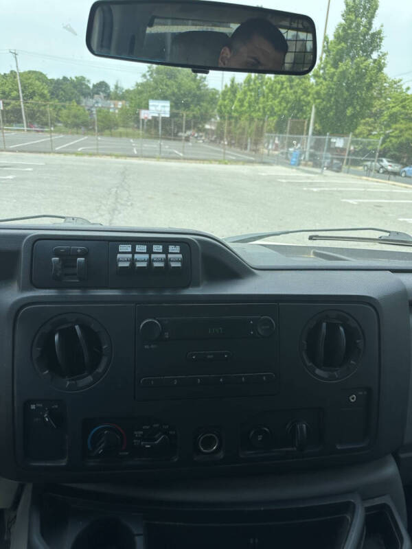 2012 Ford E-Series E-350 SD