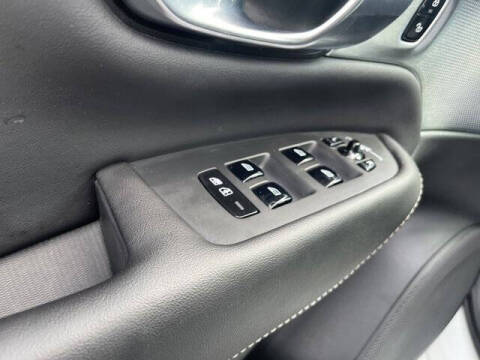 2023 Volvo XC90 B6 Ultimate Bright Theme 7P