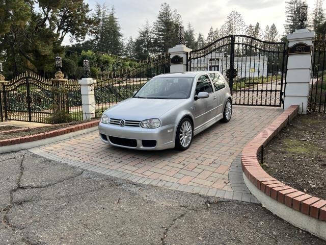 2004 Volkswagen Golf R32's photo