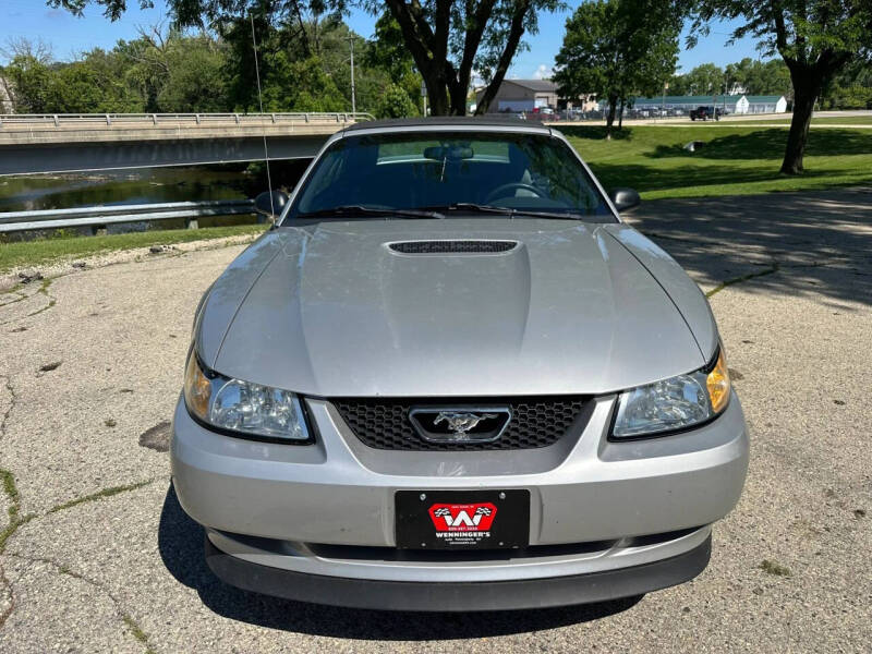 2000 Ford Mustang