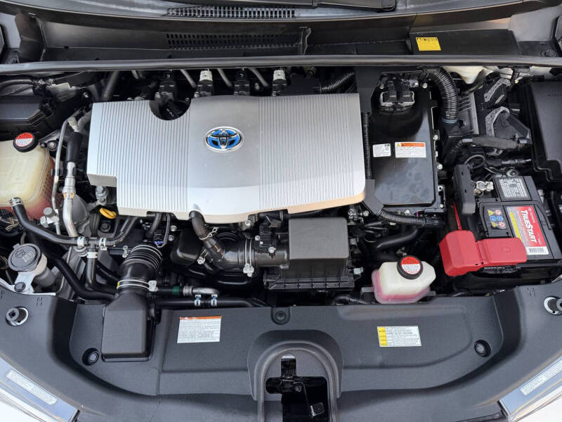 2016 Toyota Prius Three