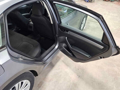 2014 Volkswagen Passat 1.8T S