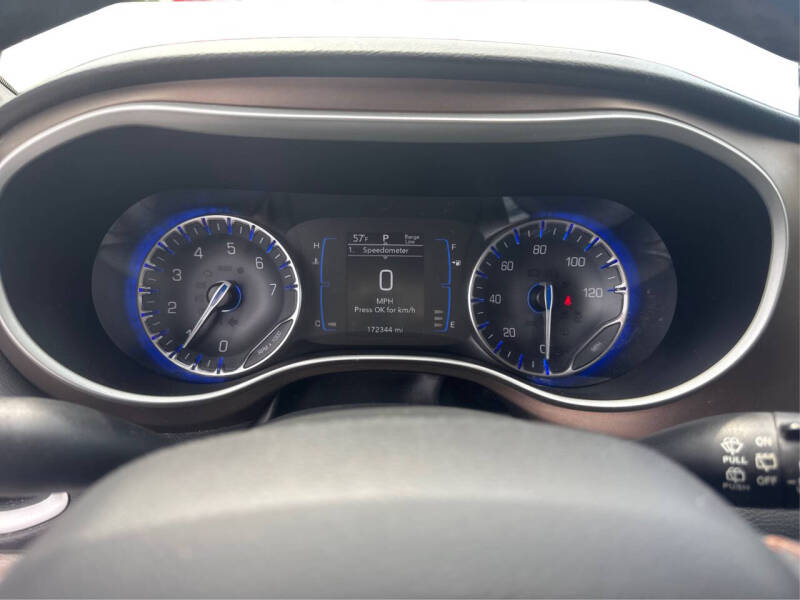 2017 Chrysler Pacifica Touring-L