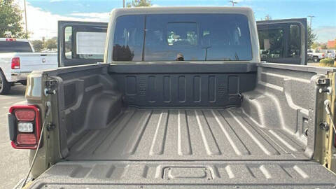 2025 Jeep Gladiator High Tide