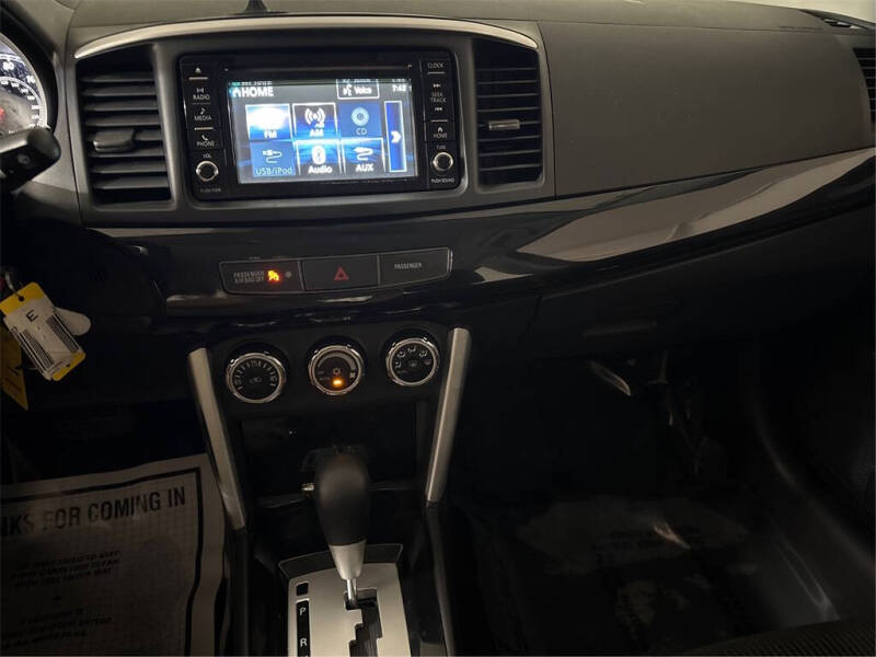 2017 Mitsubishi Lancer ES