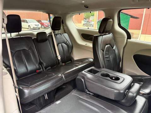 2017 Chrysler Pacifica Touring Plus