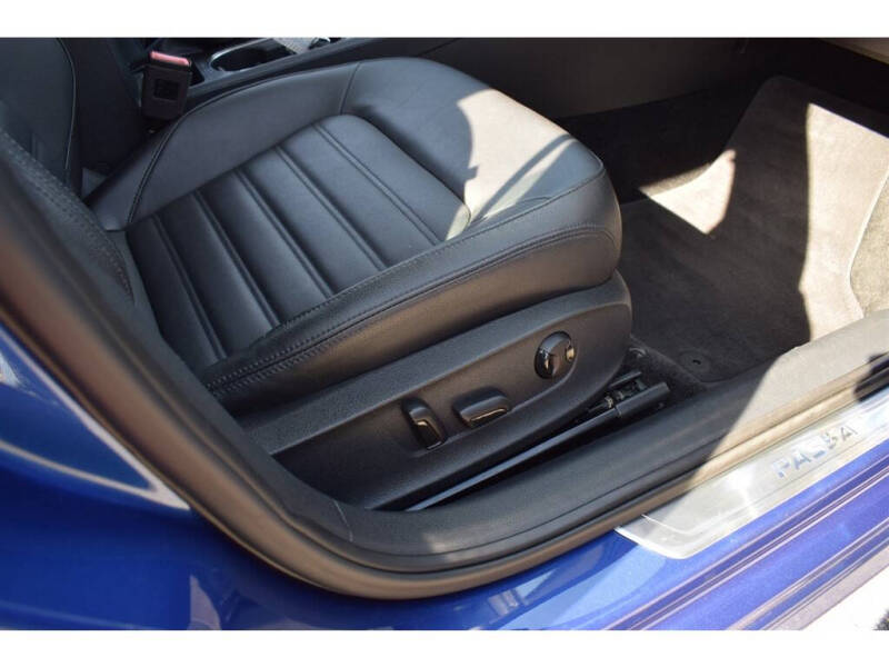 2017 Volkswagen Passat 1.8T SEL Premium