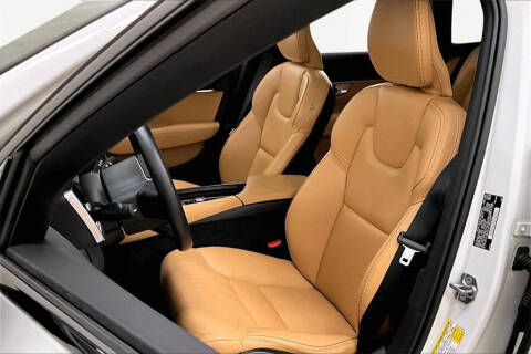 2020 Volvo V90 Cross Country T6