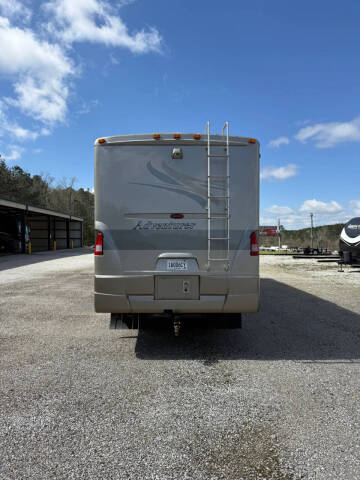 2005 Workhorse W22