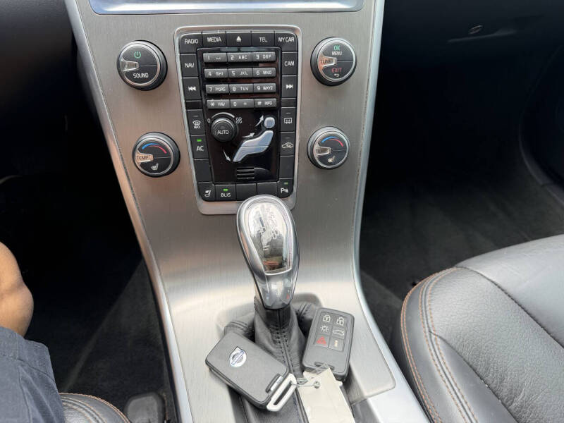 2013 Volvo XC60 3.2 Platinum