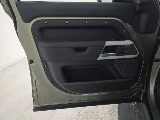2024 Land Rover Defender 110 P300 S
