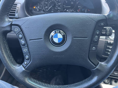 2004 BMW 3 Series 325xi
