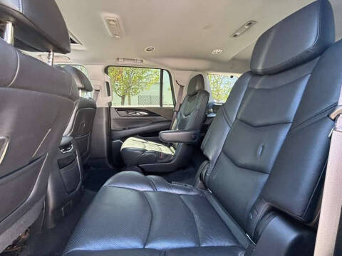 2017 Cadillac Escalade Luxury