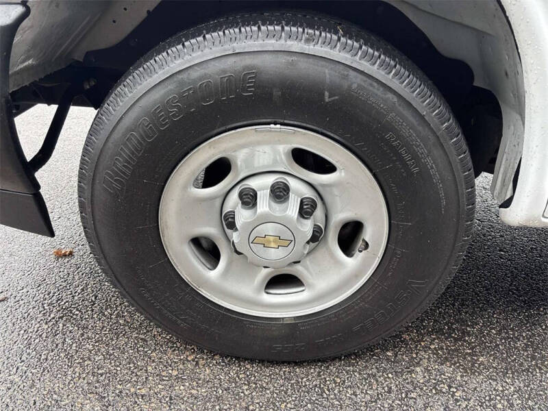 2023 Chevrolet Express 2500