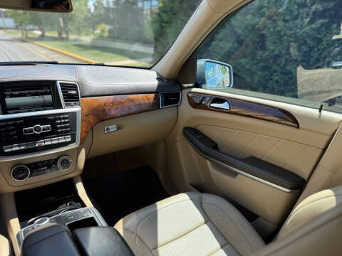 2014 Mercedes-Benz GL-Class GL 550 4MATIC