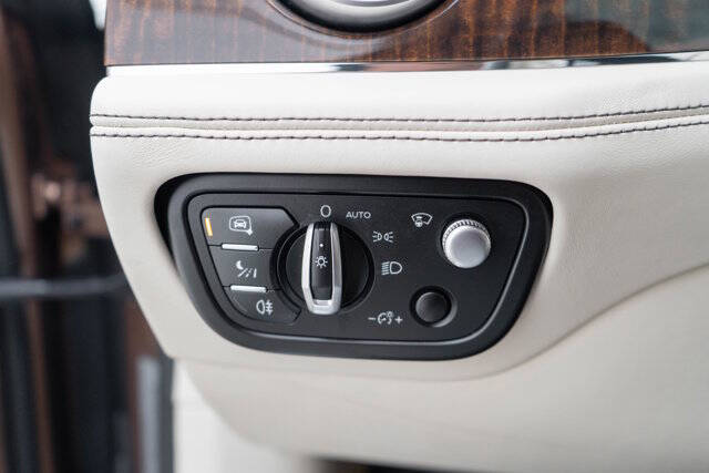 2017 Bentley Bentayga 18