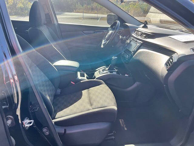 2021 Nissan Rogue Sport SV