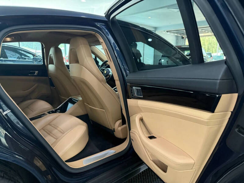 2017 Porsche Panamera