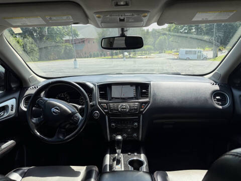 2020 Nissan Pathfinder SL