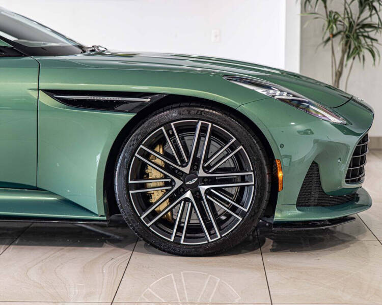 2025 Aston Martin DB12 V8