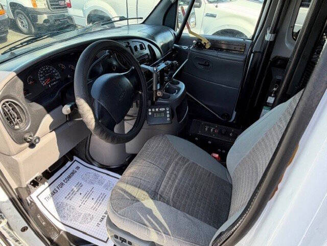 2001 Ford E-Series E-350 SD