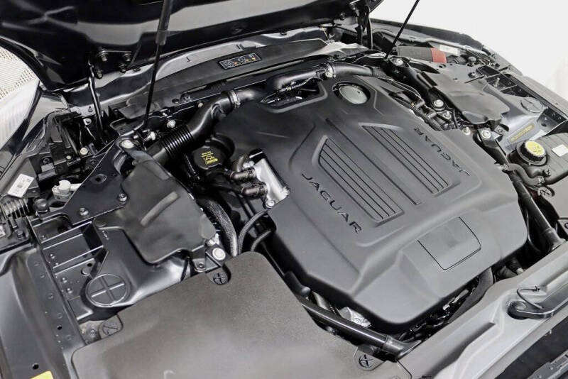 2018 Jaguar F-TYPE R