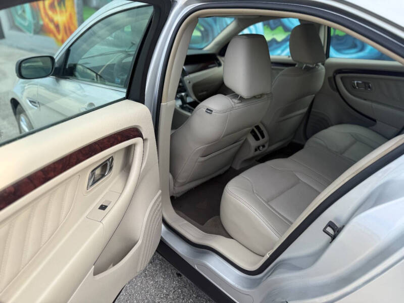 2010 Ford Taurus Limited