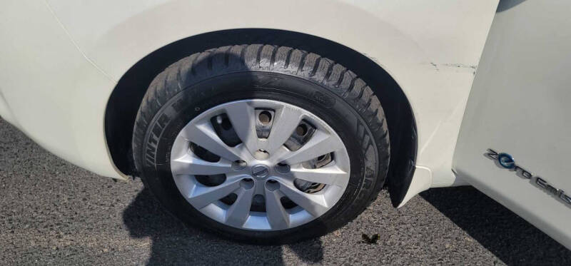 2016 Nissan LEAF S-24